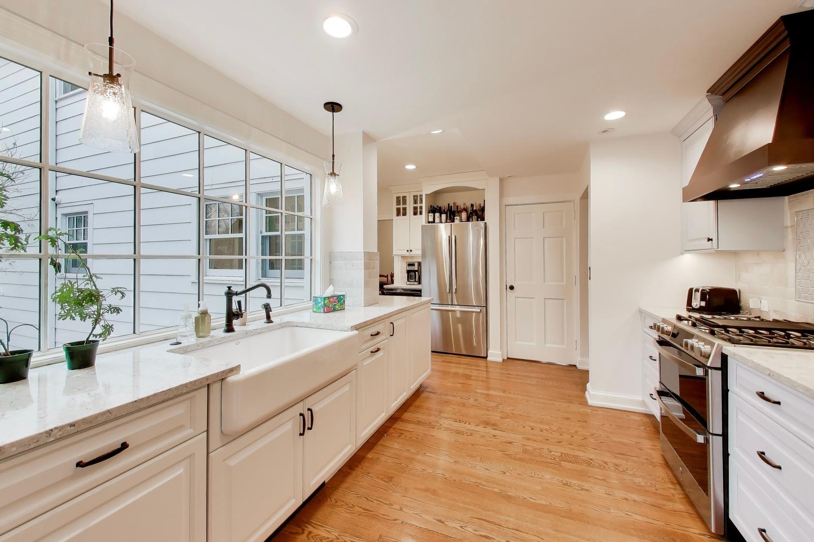 100 Arthur Street, Park Ridge, IL 60068