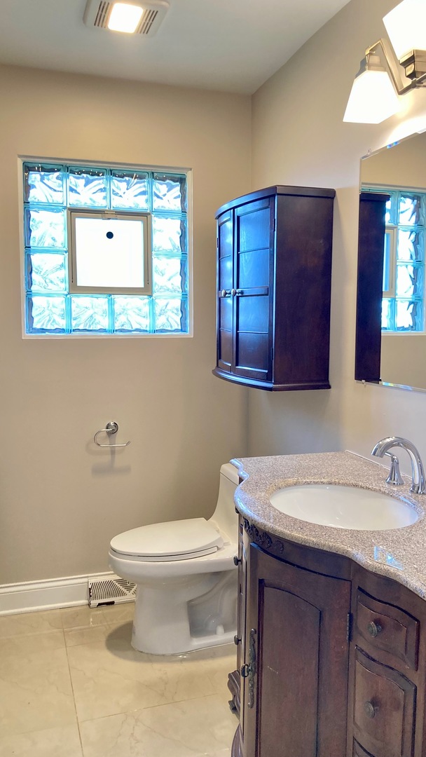 20W309 S Frontage Road, Lemont, IL 60439