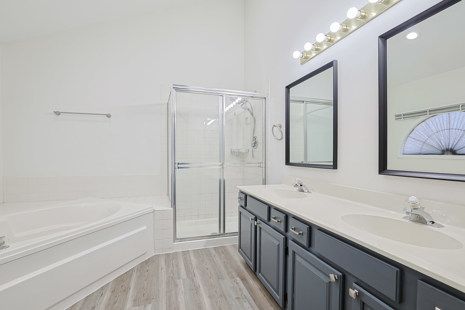 1432 Steeplechase Road, Bartlett, IL 60103