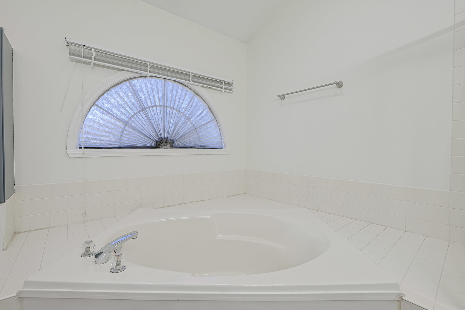 1432 Steeplechase Road, Bartlett, IL 60103