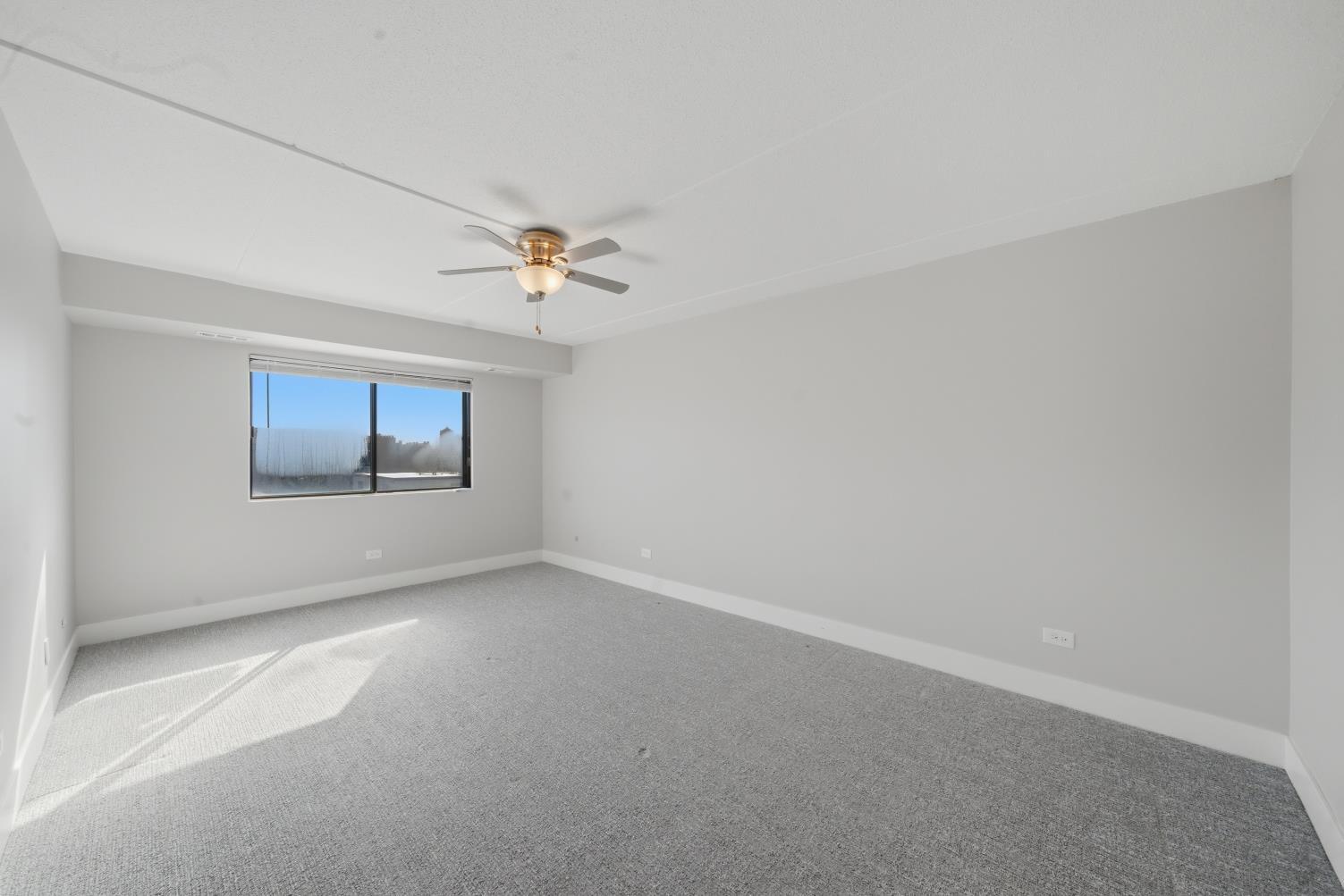 555 GRACELAND Avenue #503, Des Plaines, IL 60016