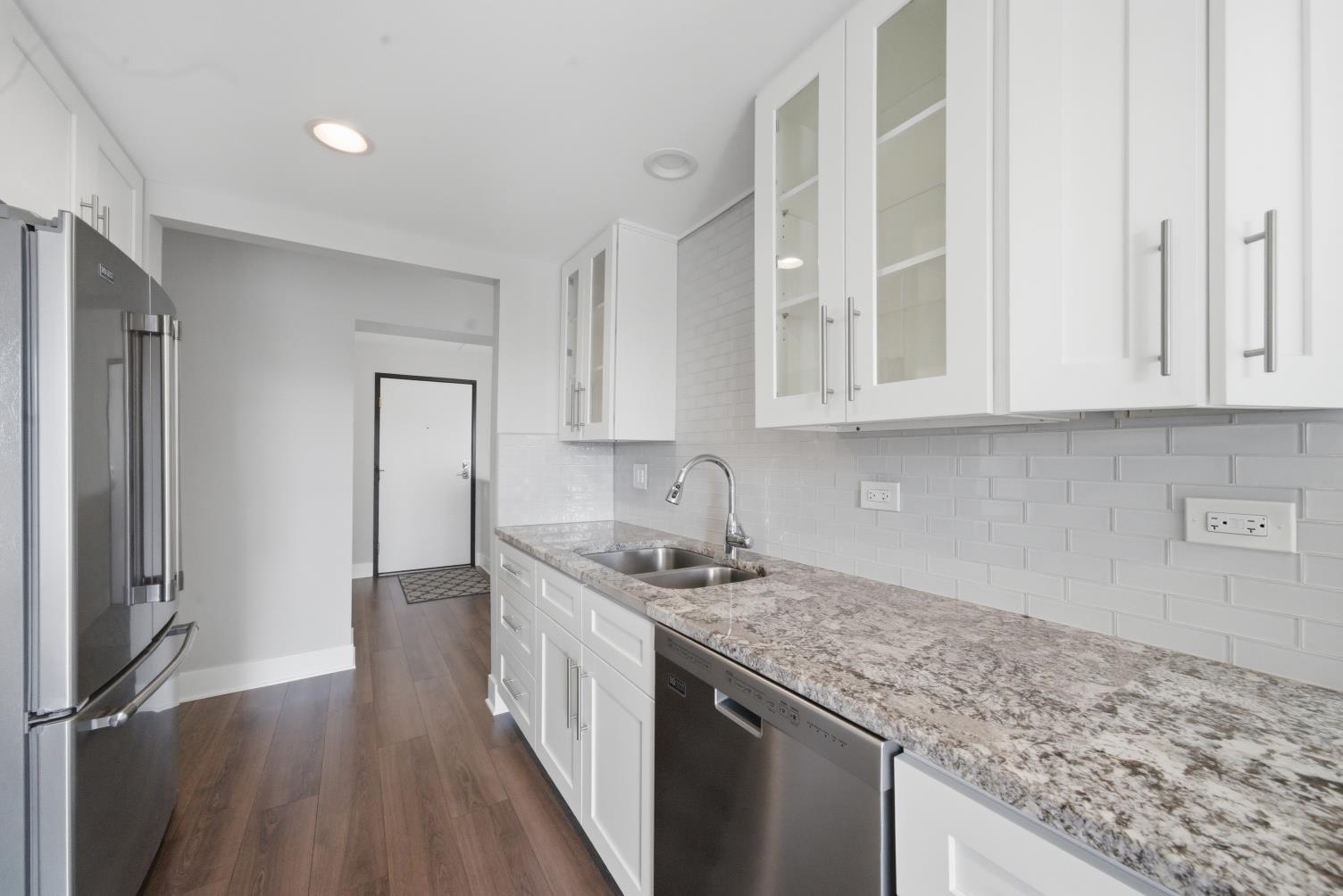 555 GRACELAND Avenue #503, Des Plaines, IL 60016