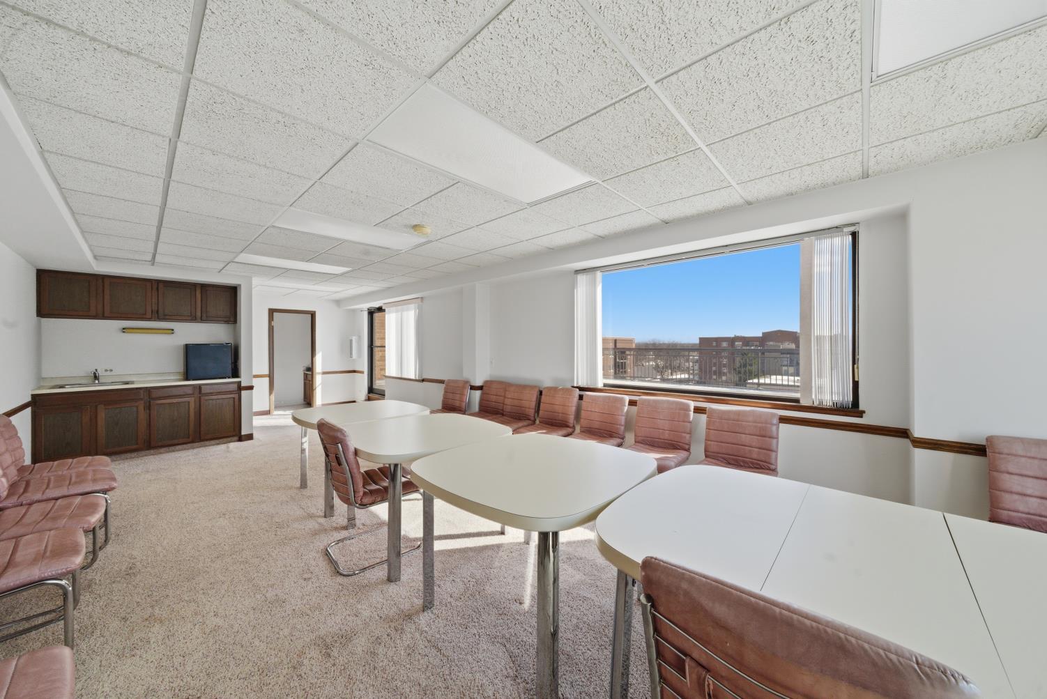 555 GRACELAND Avenue #503, Des Plaines, IL 60016