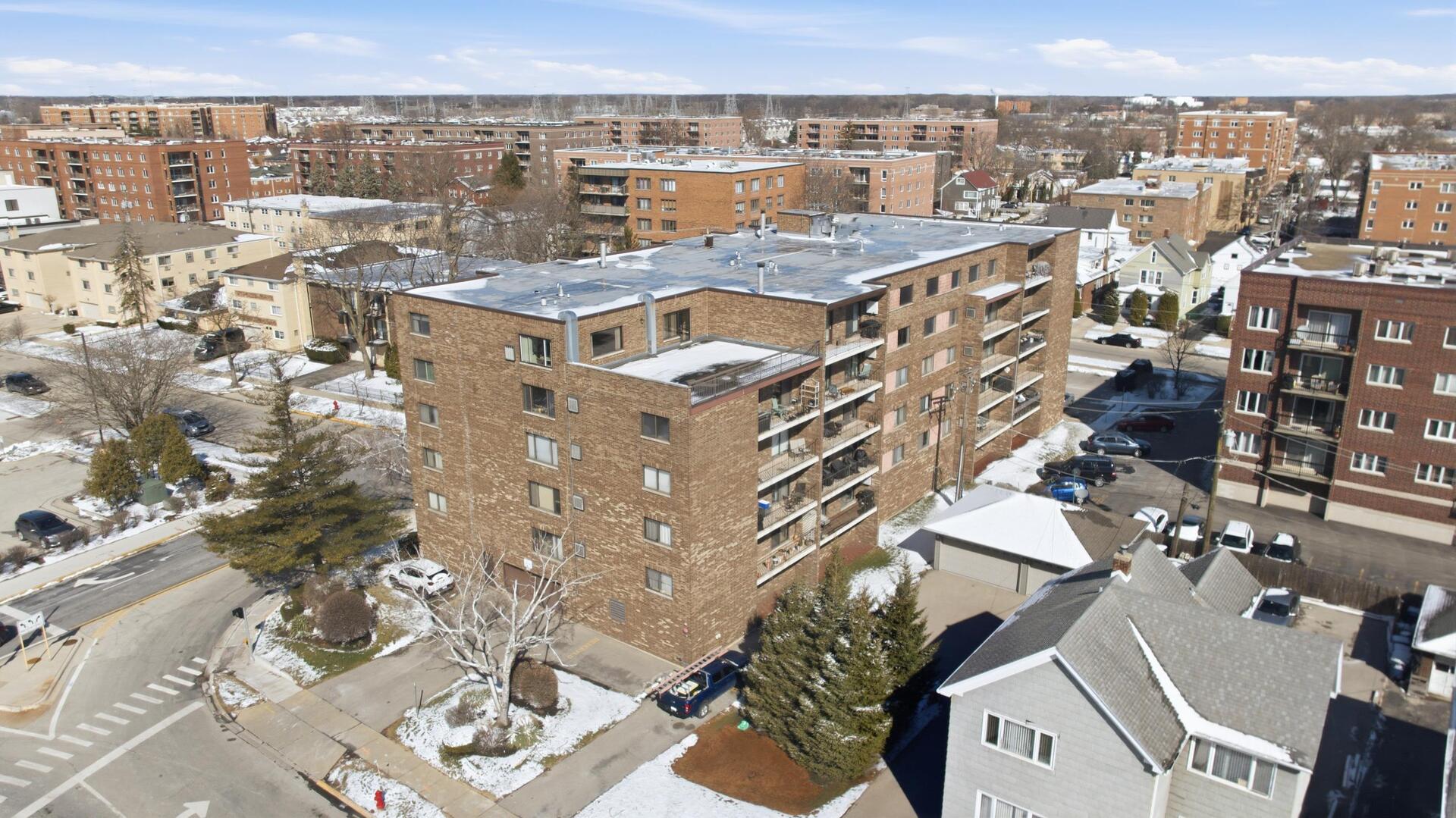 555 GRACELAND Avenue #503, Des Plaines, IL 60016