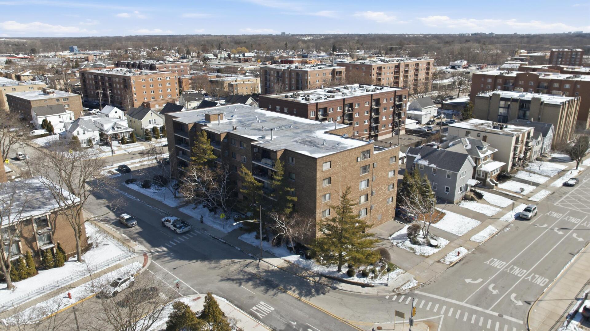 555 GRACELAND Avenue #503, Des Plaines, IL 60016