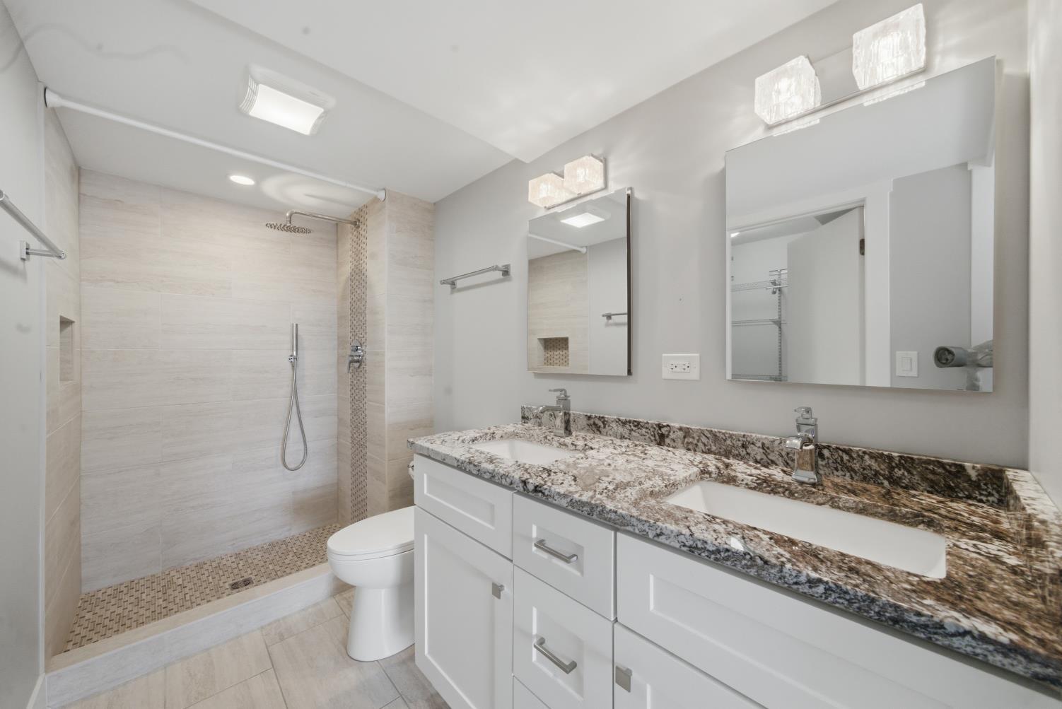 555 GRACELAND Avenue #503, Des Plaines, IL 60016