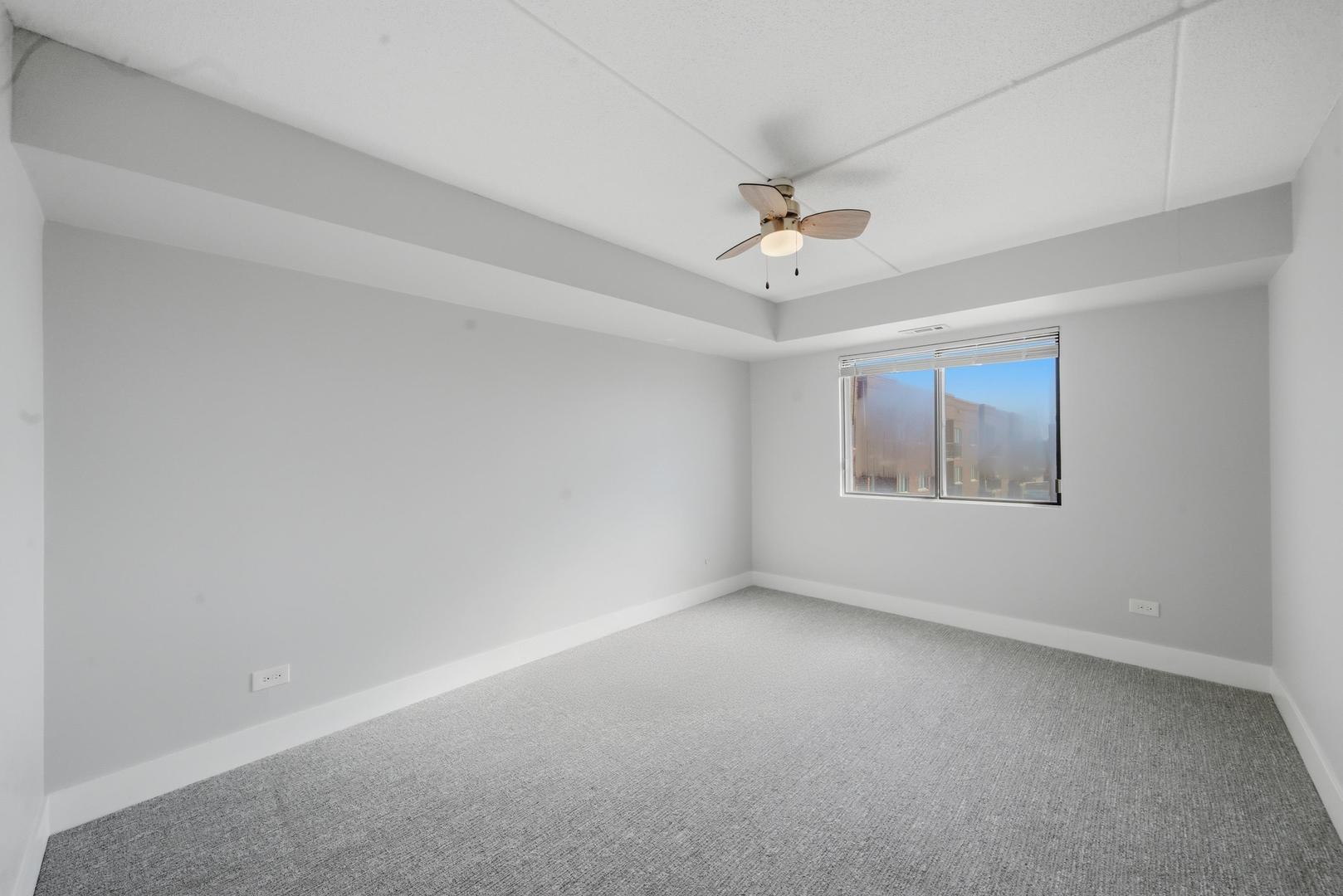 555 GRACELAND Avenue #503, Des Plaines, IL 60016