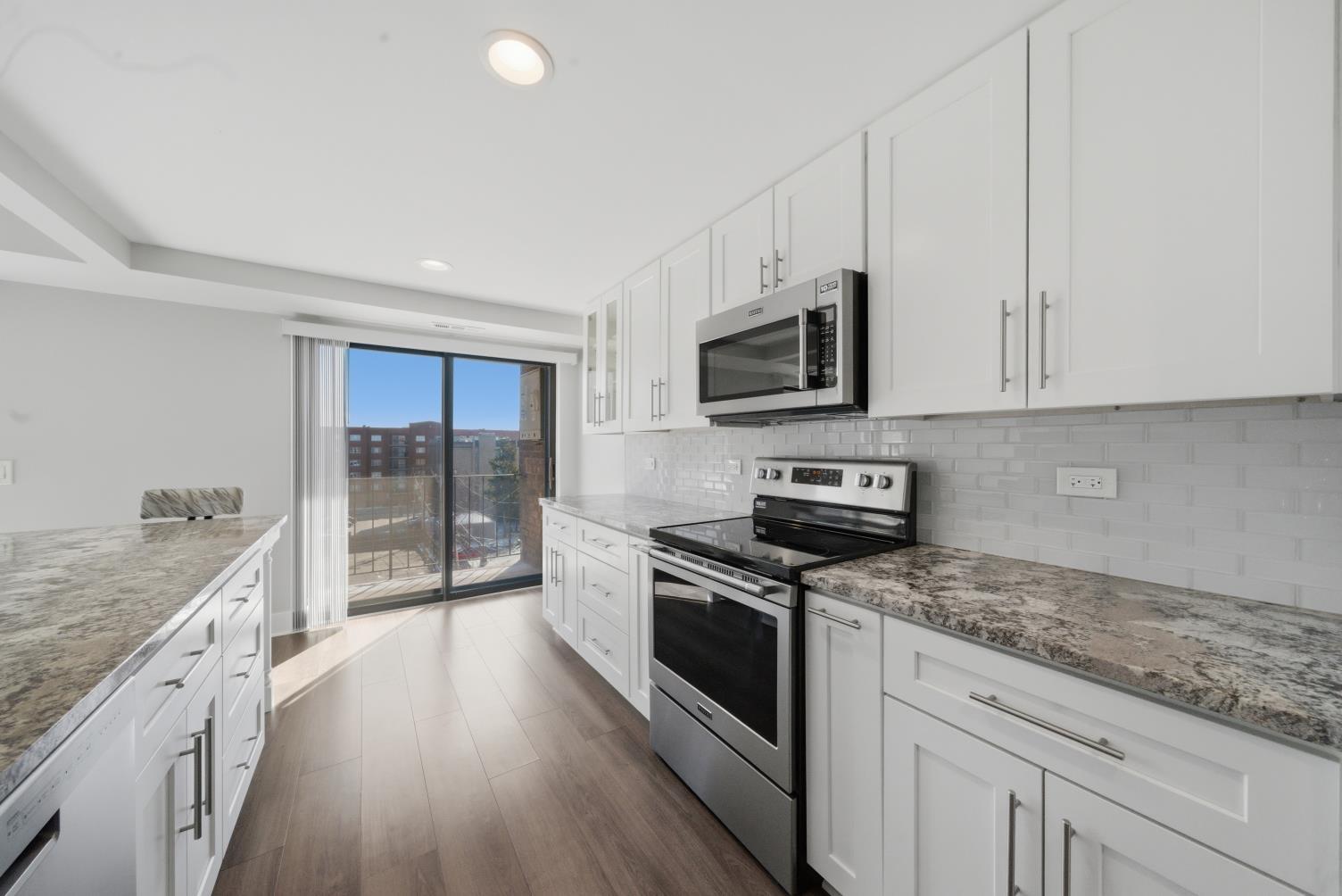 555 GRACELAND Avenue #503, Des Plaines, IL 60016