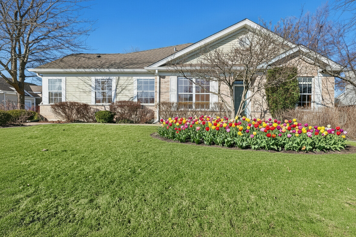 2382 Carillon Drive, Grayslake, IL 60030