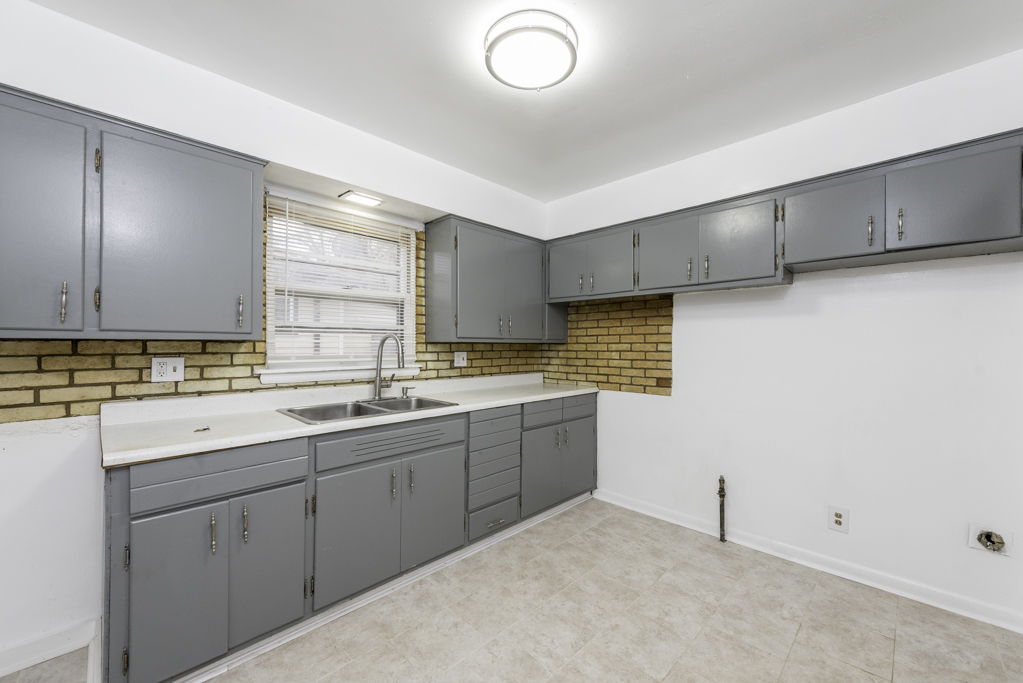 922 Landon Avenue, Winthrop Harbor, IL 60096