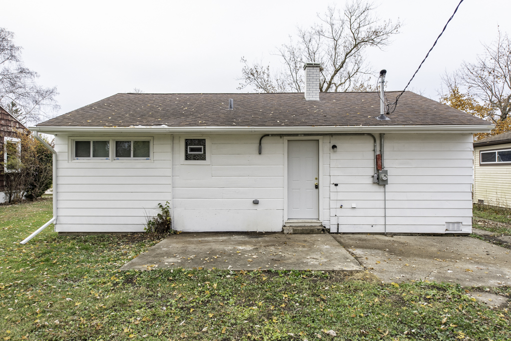 922 Landon Avenue, Winthrop Harbor, IL 60096