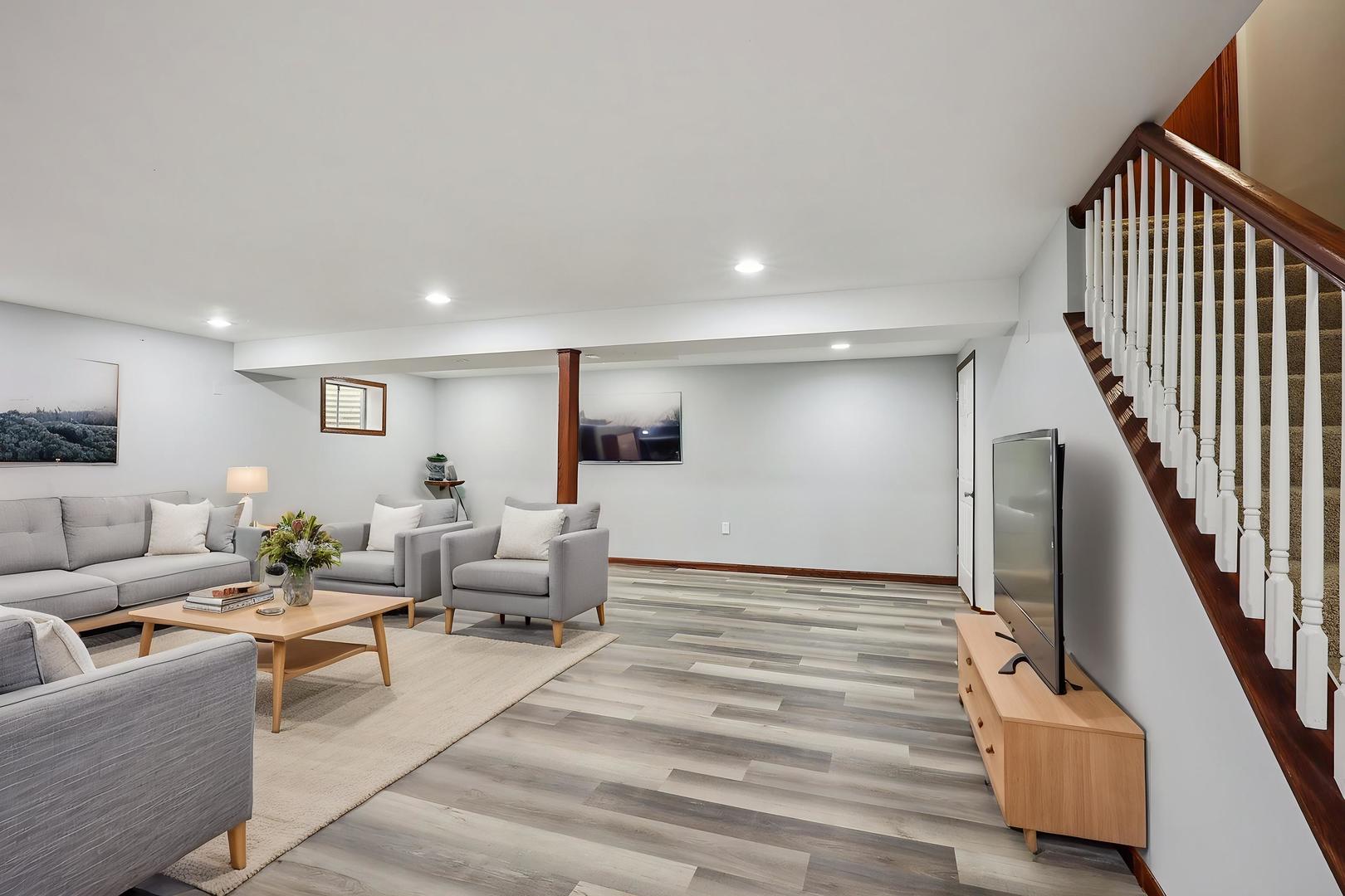 9024 Witham Lane, Woodridge, IL 60517