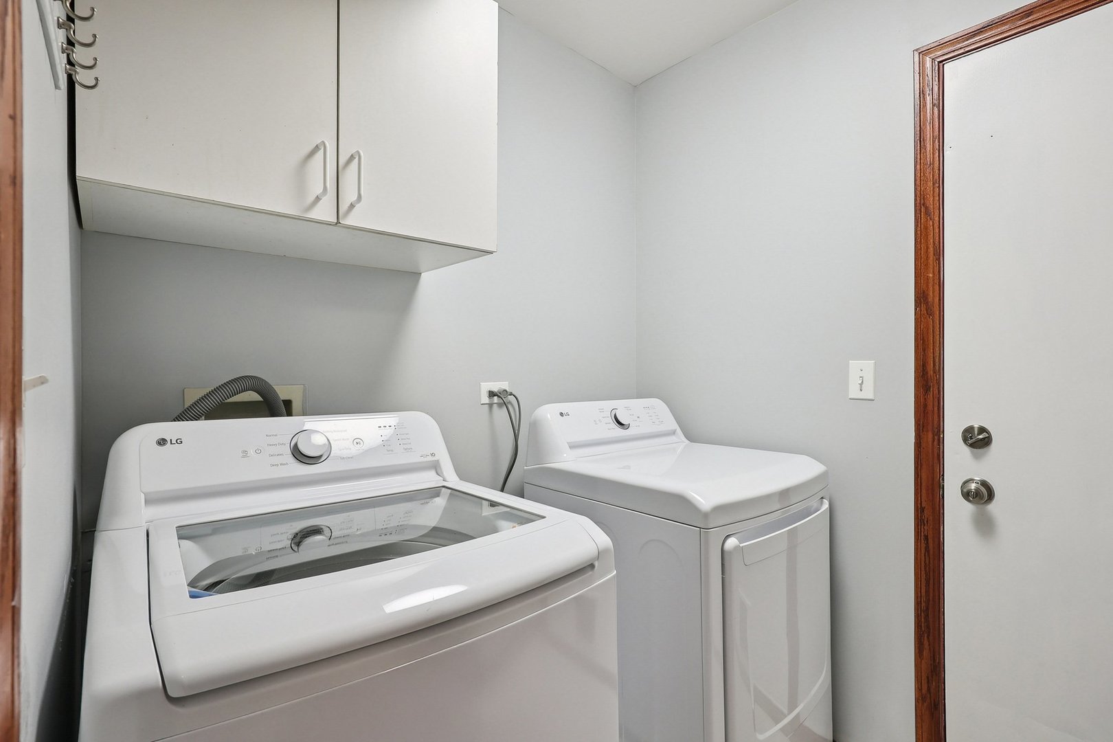 9024 Witham Lane, Woodridge, IL 60517