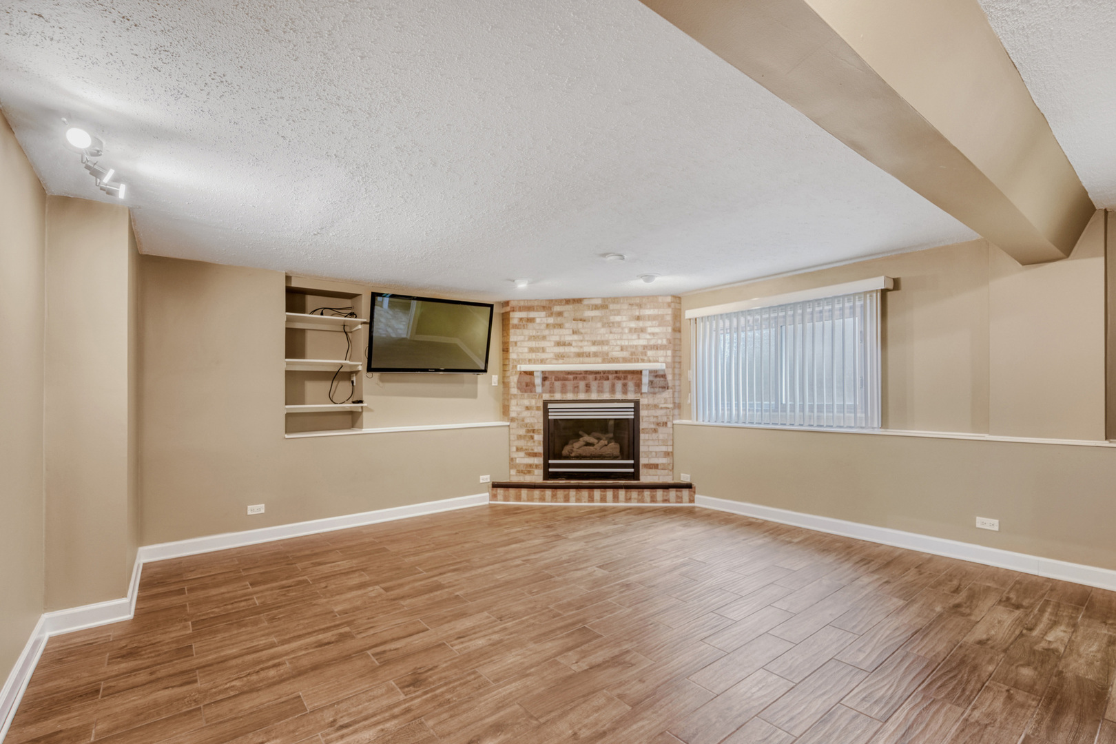 8507 Blue Ridge Avenue, Hickory Hills, IL 60457