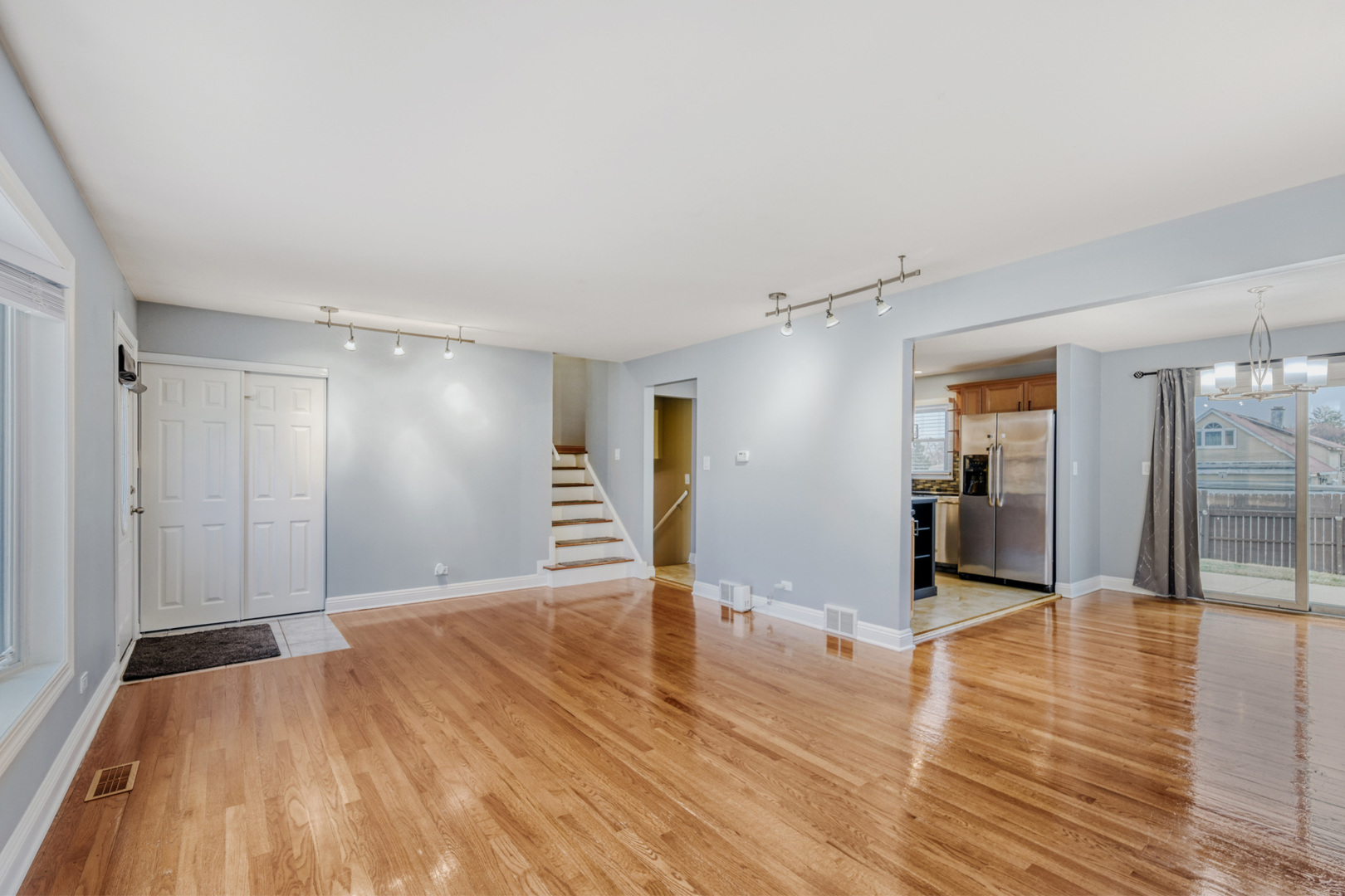 8507 Blue Ridge Avenue, Hickory Hills, IL 60457