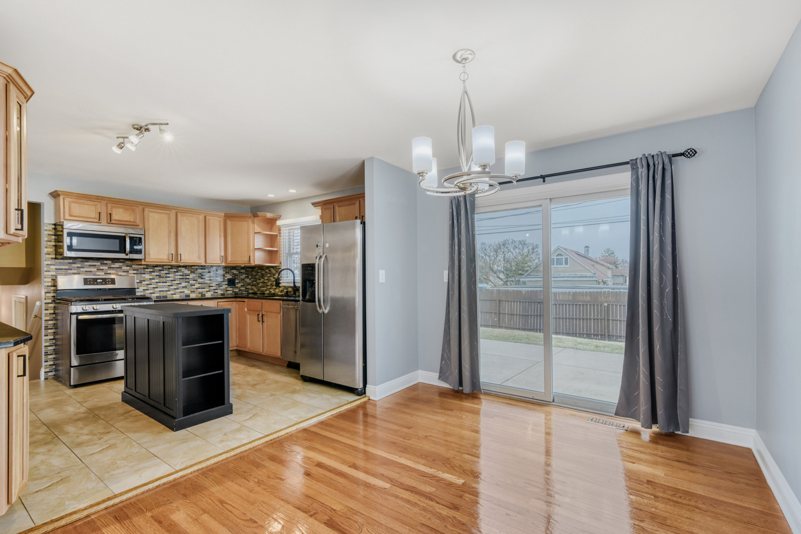 8507 Blue Ridge Avenue, Hickory Hills, IL 60457