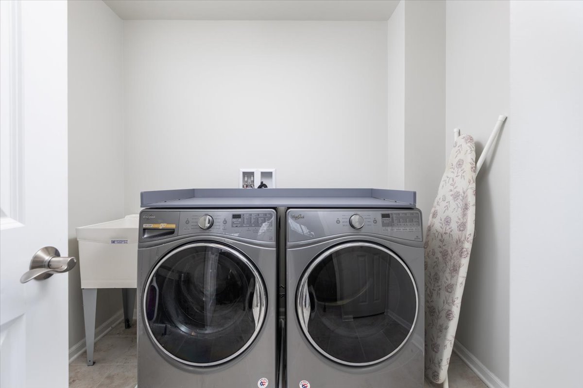 27W119 Redbud Lane, Winfield, IL 60190