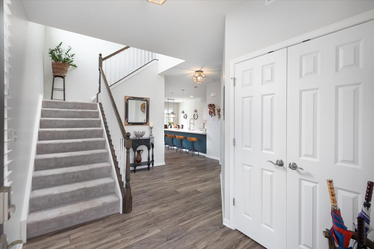 27W119 Redbud Lane, Winfield, IL 60190