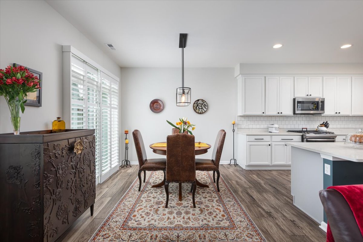 27W119 Redbud Lane, Winfield, IL 60190