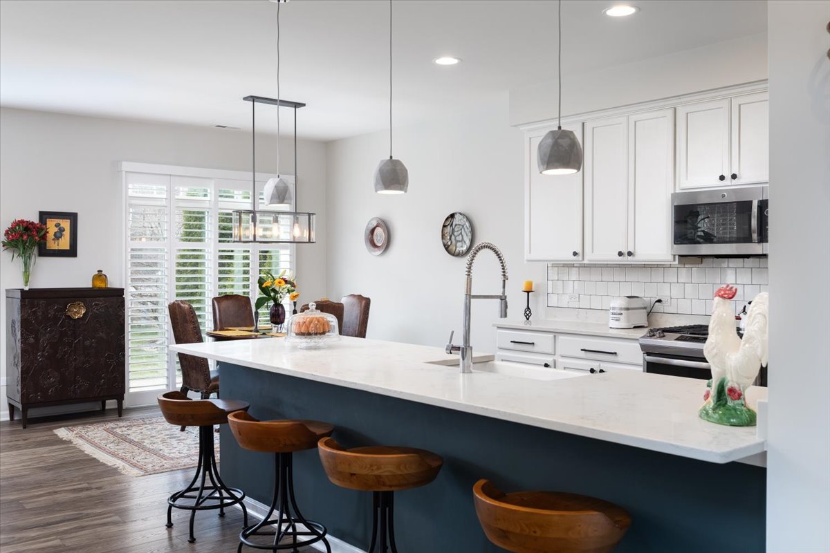 27W119 Redbud Lane, Winfield, IL 60190