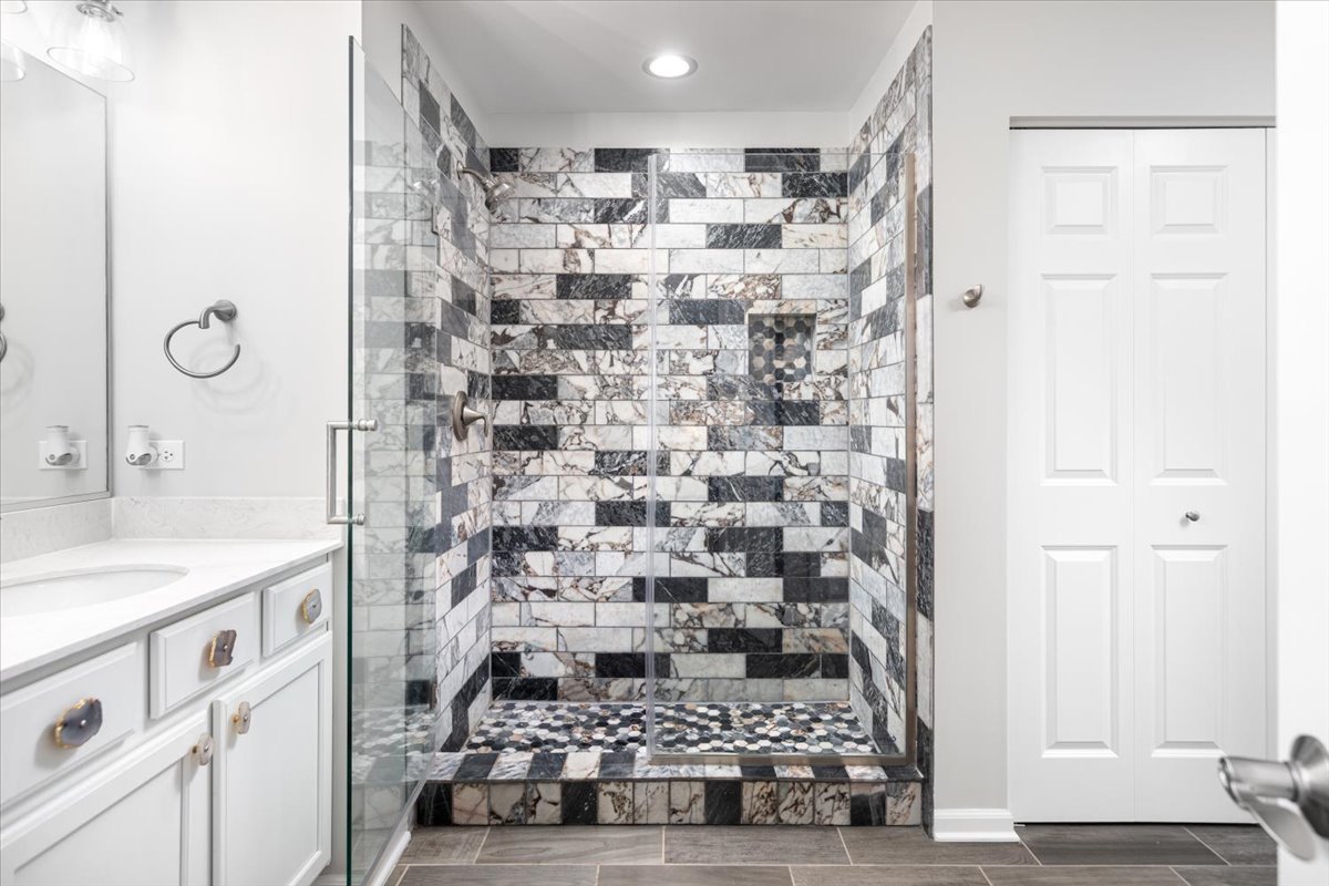 27W119 Redbud Lane, Winfield, IL 60190