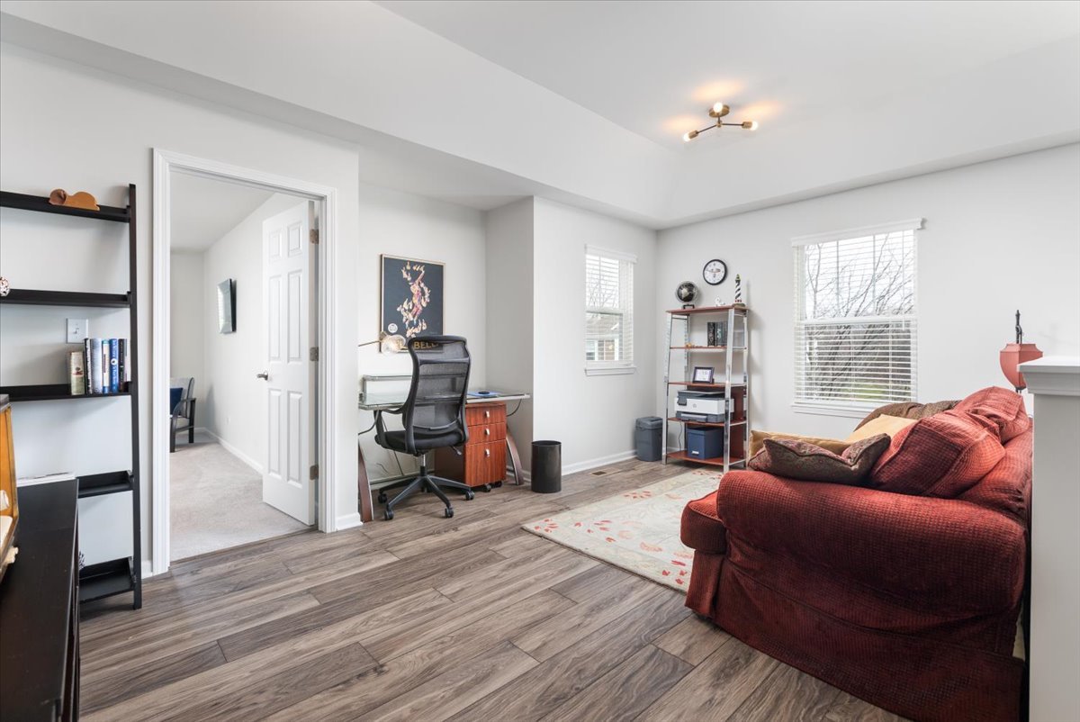 27W119 Redbud Lane, Winfield, IL 60190