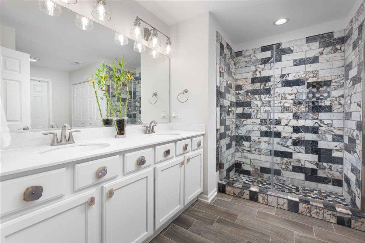 27W119 Redbud Lane, Winfield, IL 60190