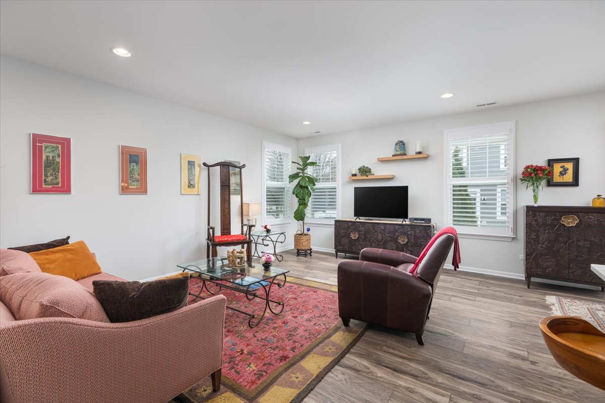 27W119 Redbud Lane, Winfield, IL 60190