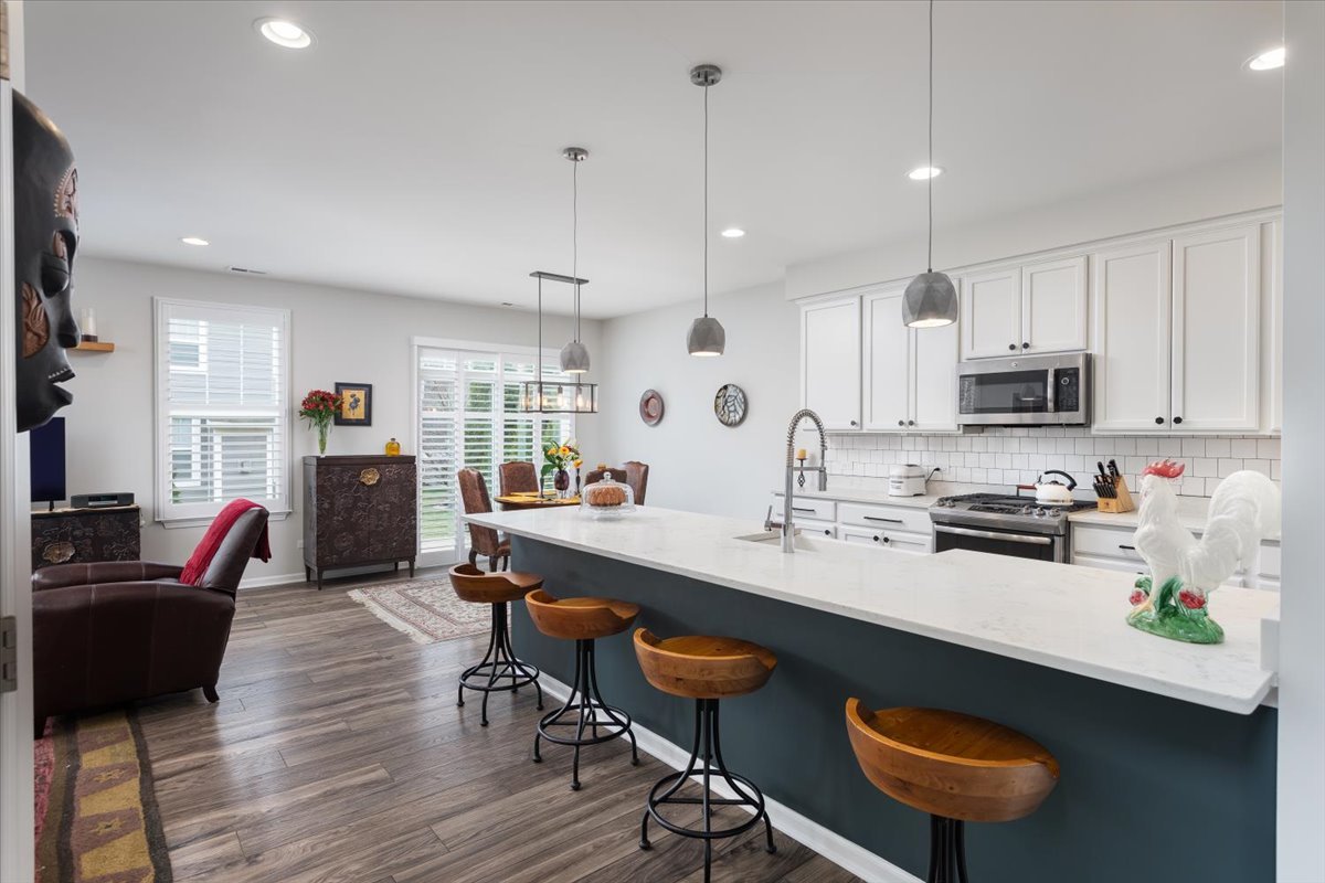 27W119 Redbud Lane, Winfield, IL 60190