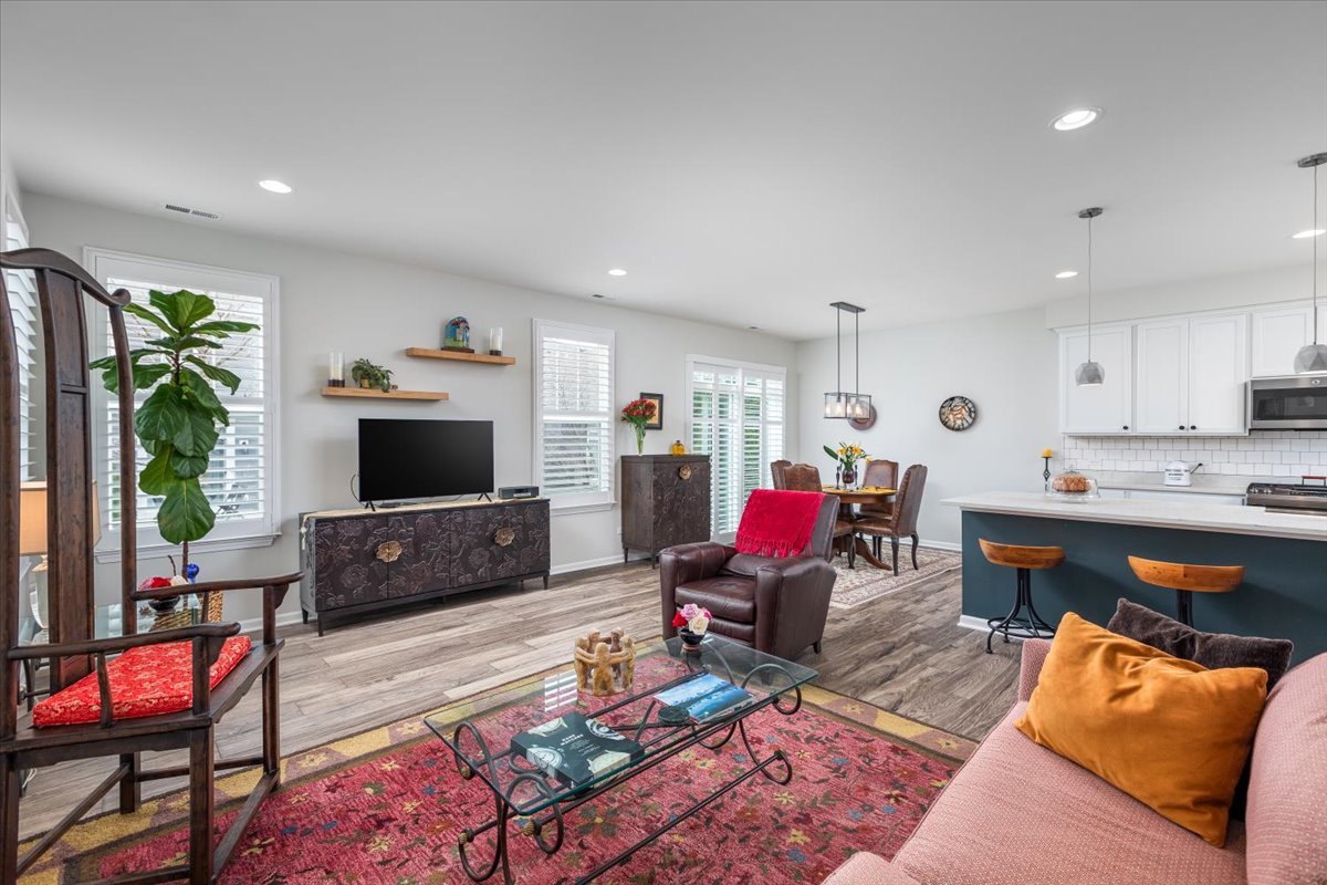 27W119 Redbud Lane, Winfield, IL 60190