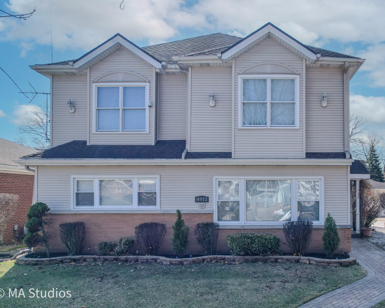 8912 Harms Road, Morton Grove, IL 60053