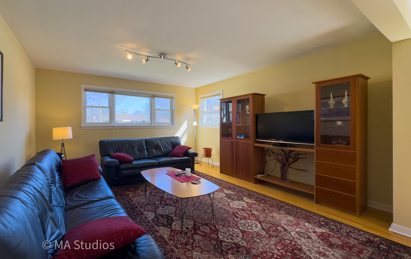 8912 Harms Road, Morton Grove, IL 60053