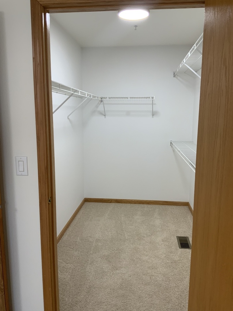 20862 W Torrey Pines Lane #1B, Plainfield, IL 60544