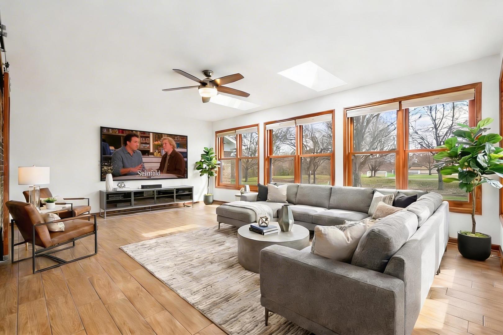 225 Fairway Drive, Prospect Heights, IL 60070