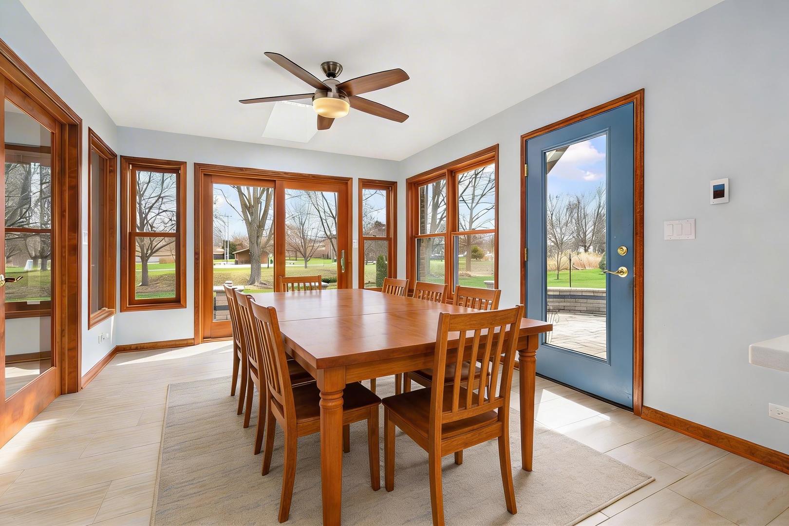 225 Fairway Drive, Prospect Heights, IL 60070