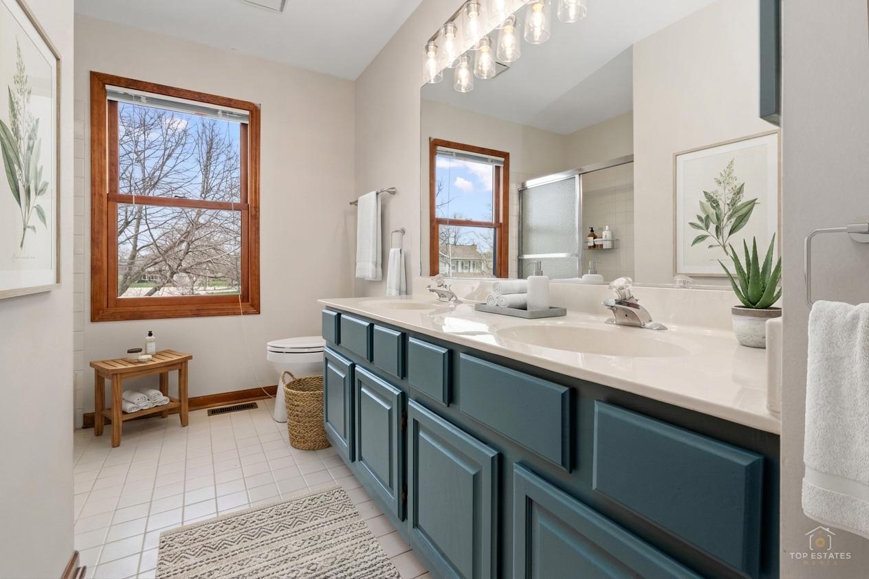 225 Fairway Drive, Prospect Heights, IL 60070