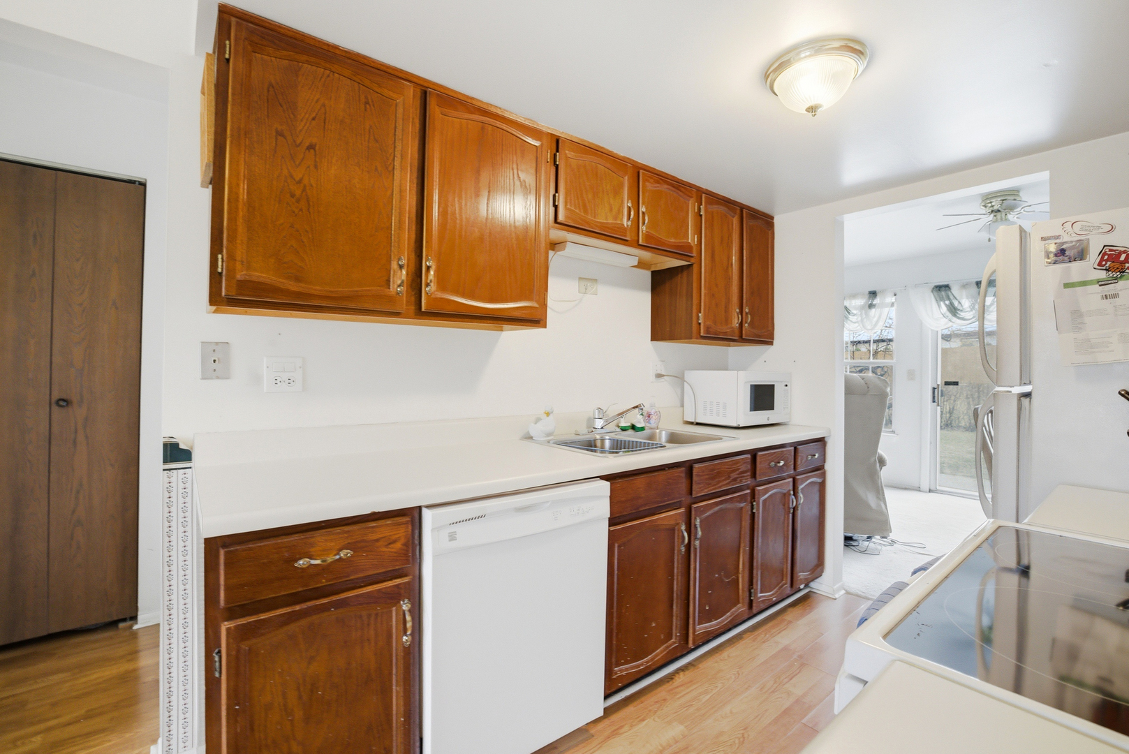 2018 Quaker Hollow Lane, Streamwood, IL 60107