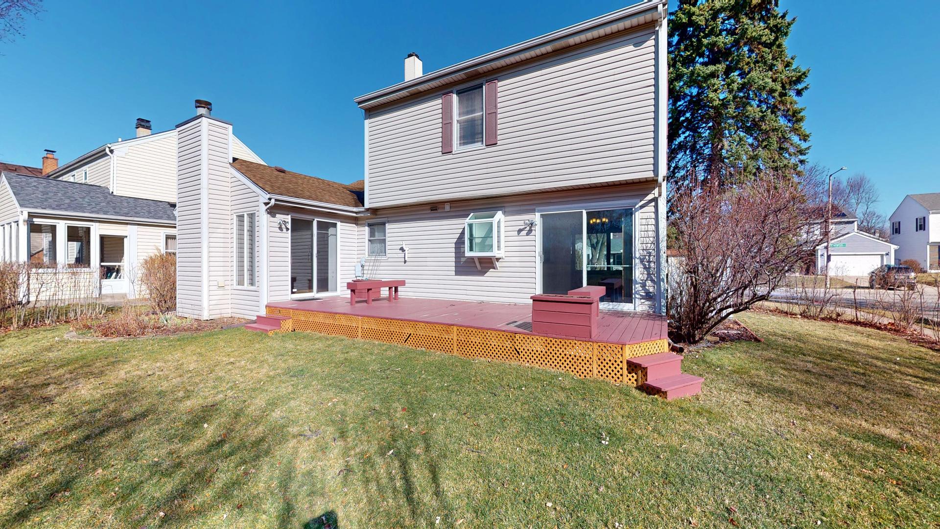 1135 Thompson Boulevard, Buffalo Grove, IL 60089