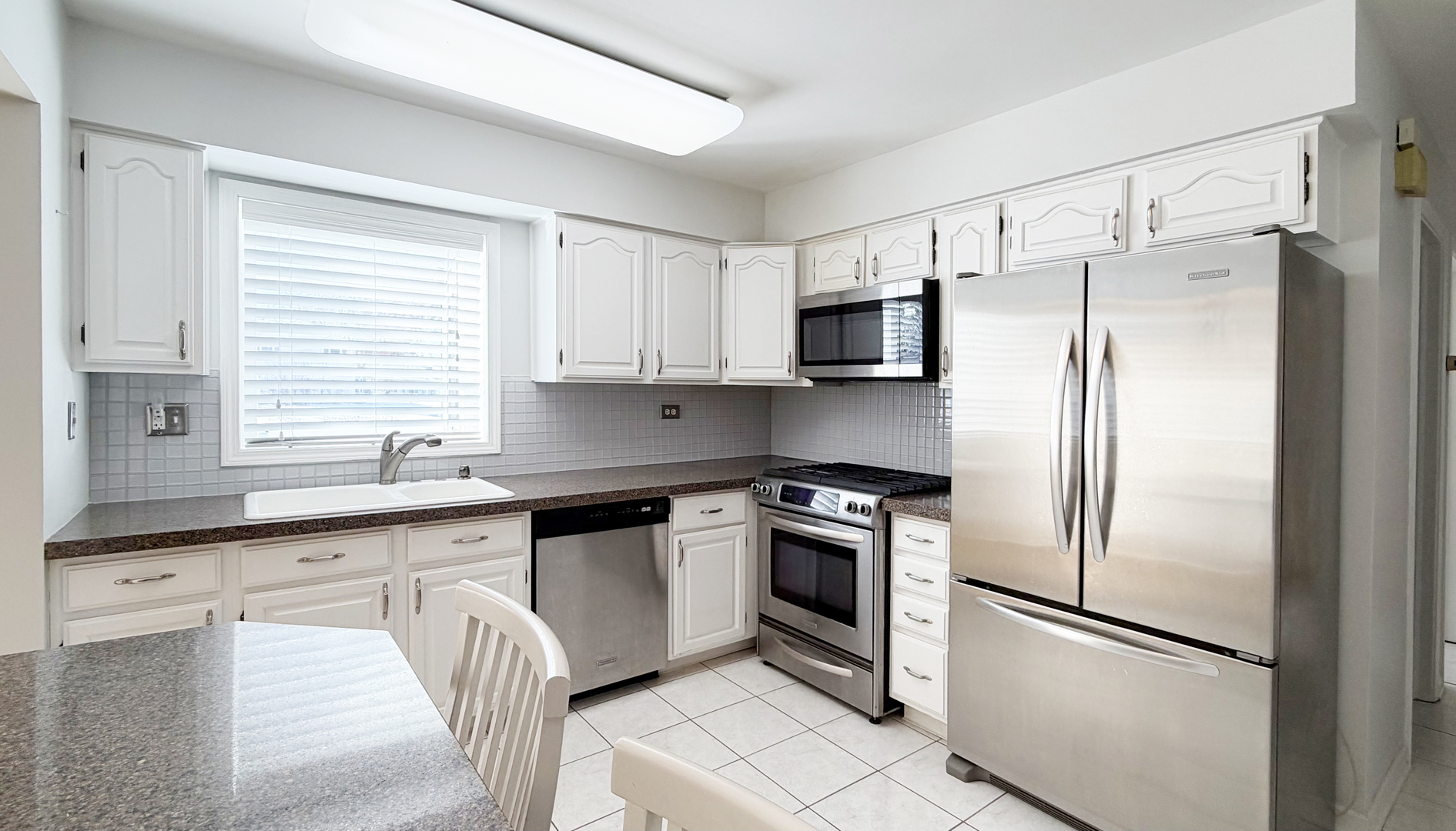 1135 Thompson Boulevard, Buffalo Grove, IL 60089