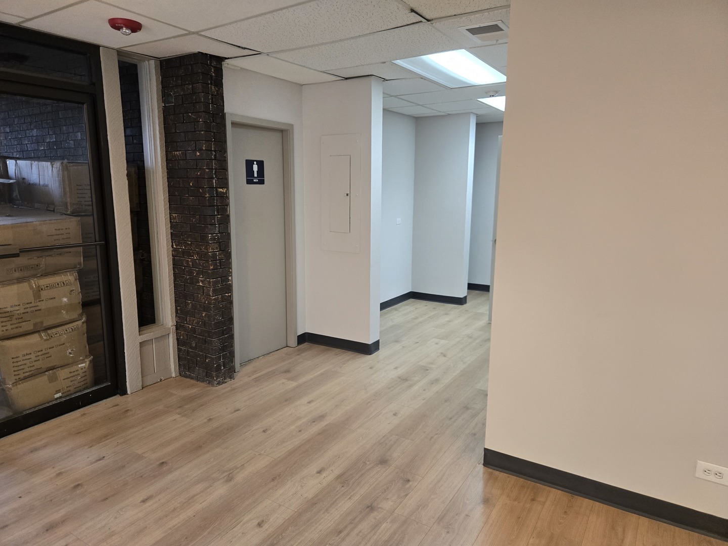 261 E Lake Street, Bloomingdale, IL 60108