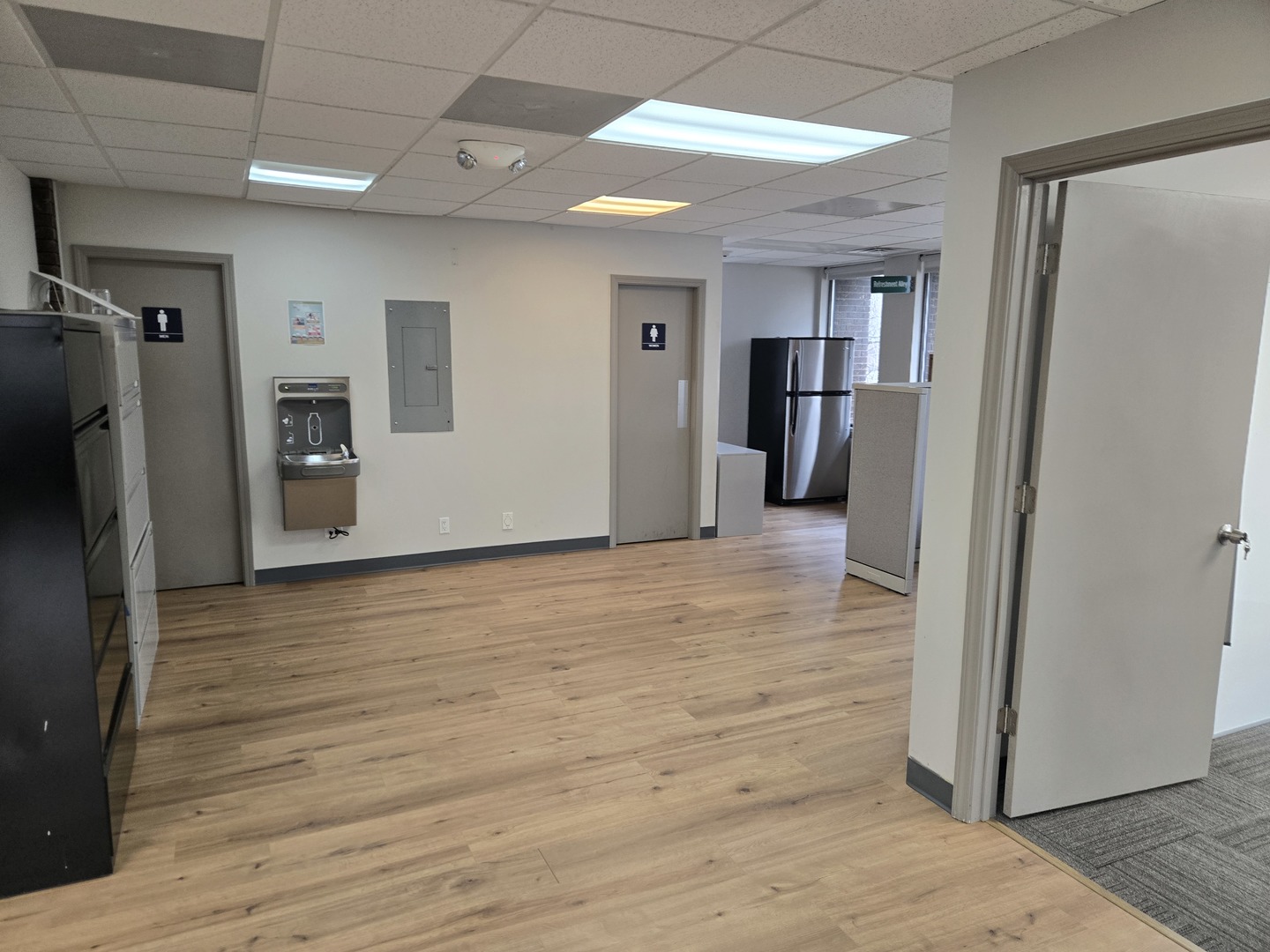 261 E Lake Street, Bloomingdale, IL 60108