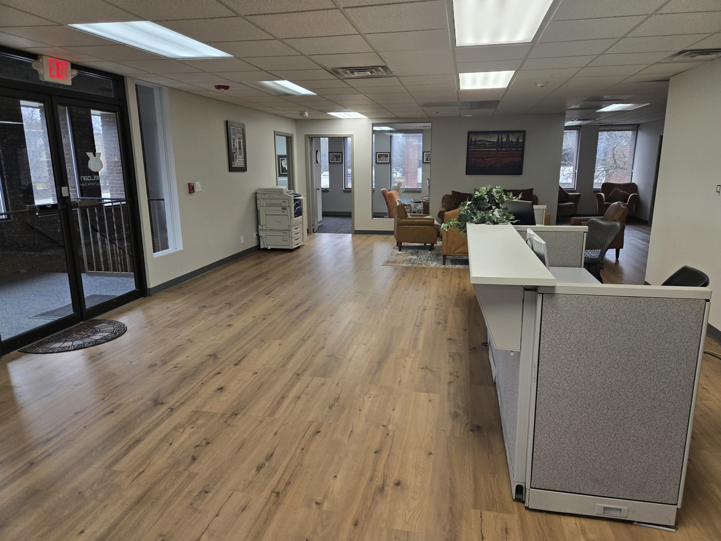 261 E Lake Street, Bloomingdale, IL 60108