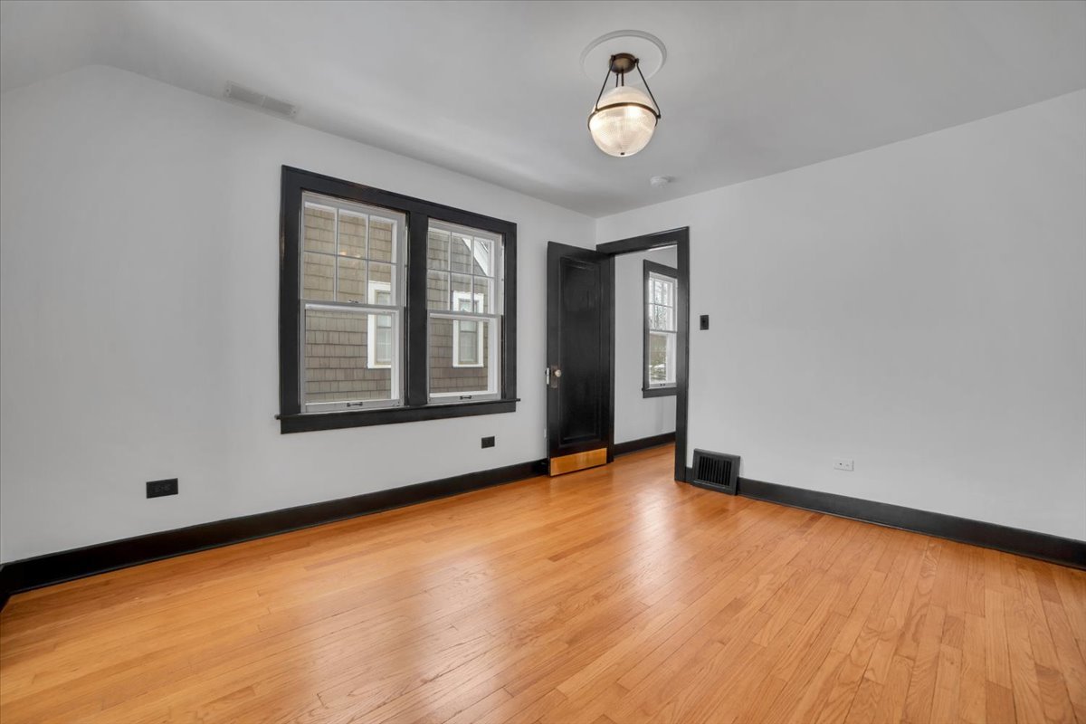 4941 Montgomery Avenue, Downers Grove, IL 60515