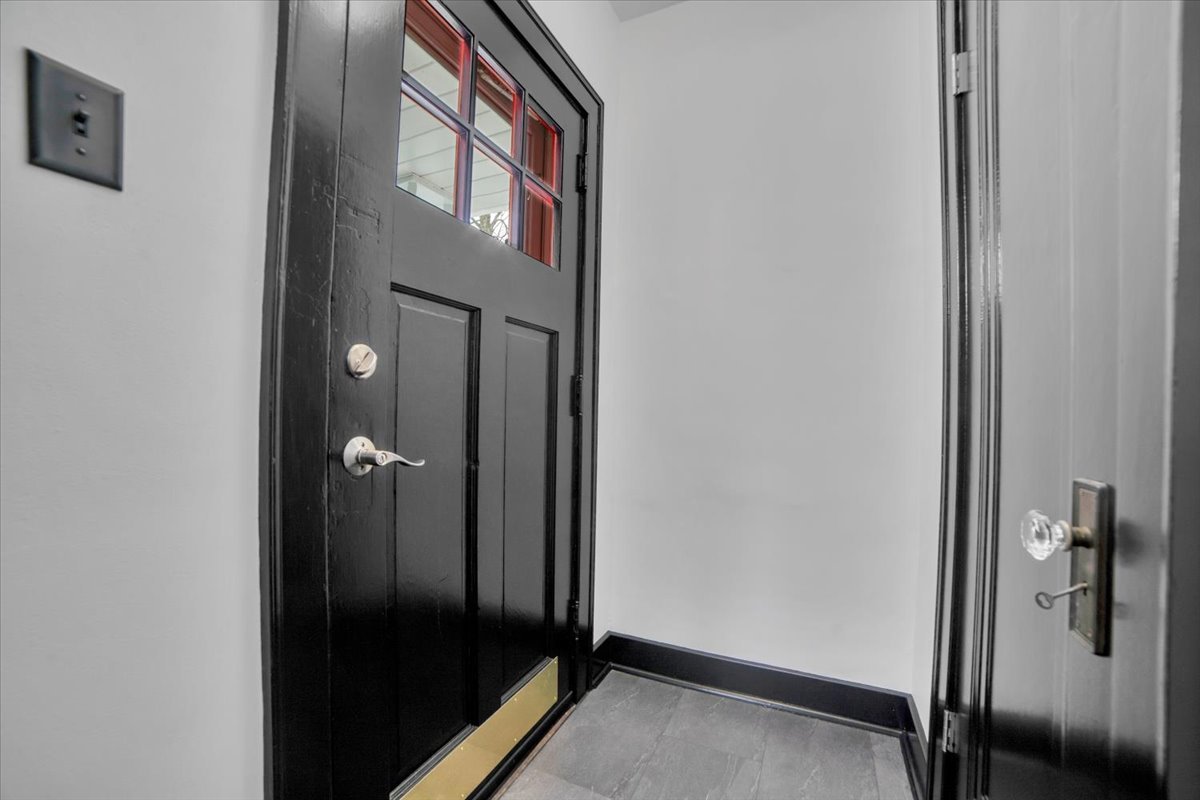 4941 Montgomery Avenue, Downers Grove, IL 60515