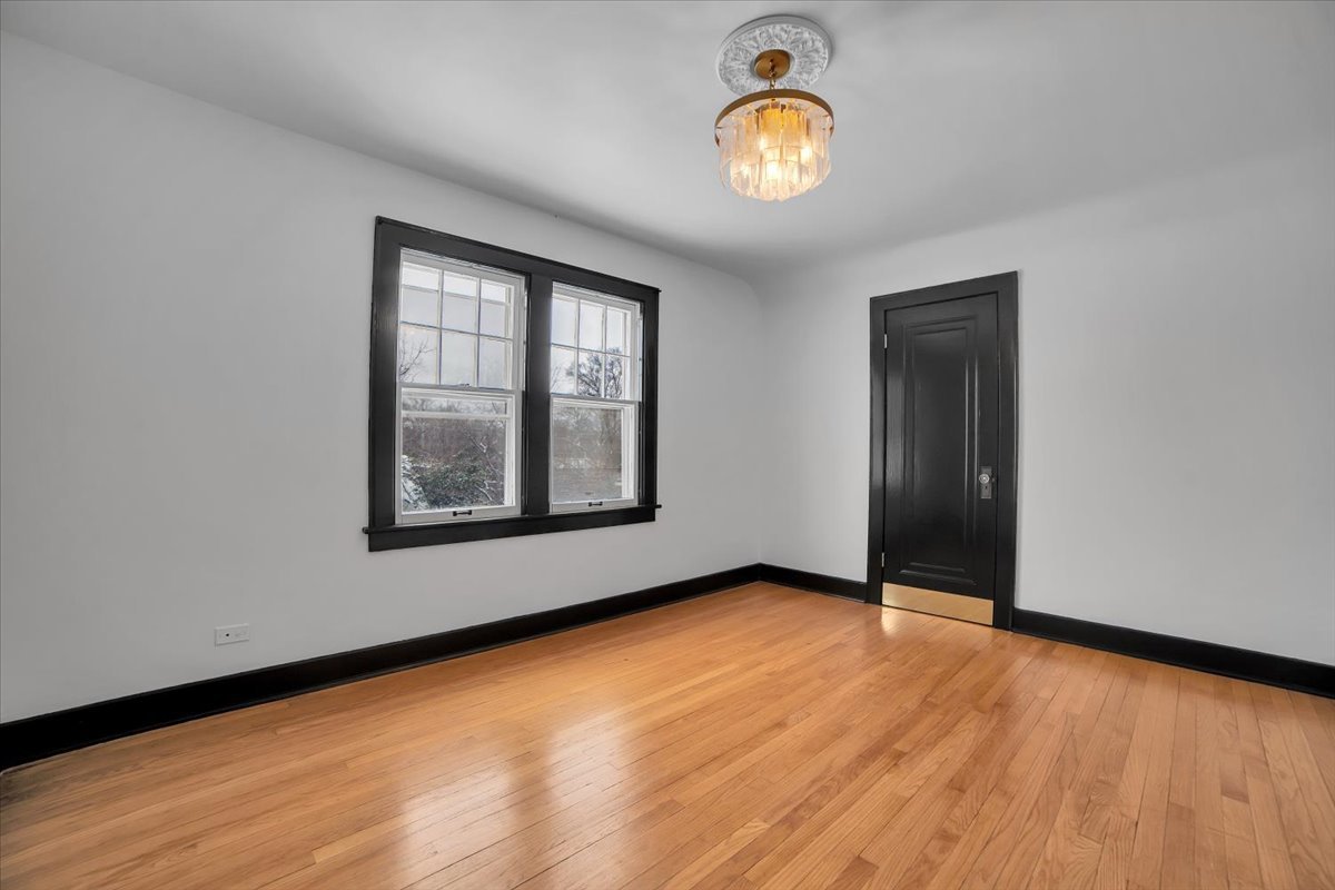 4941 Montgomery Avenue, Downers Grove, IL 60515