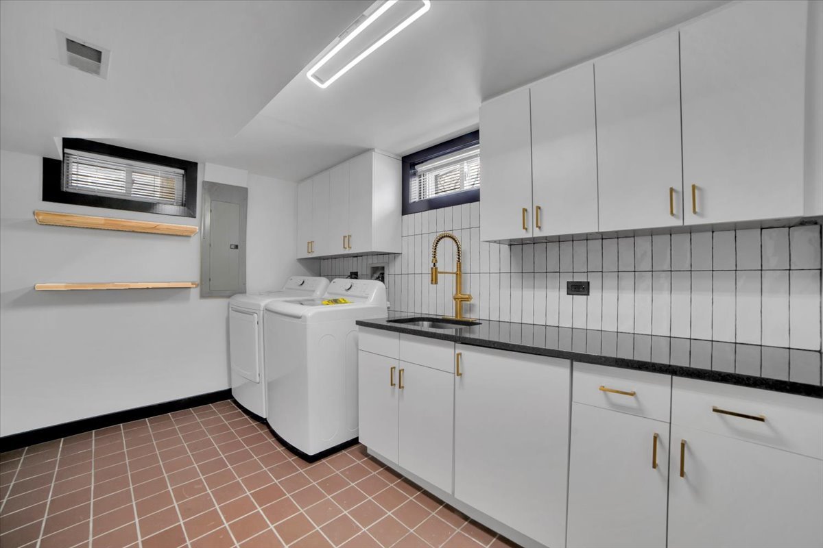 4941 Montgomery Avenue, Downers Grove, IL 60515