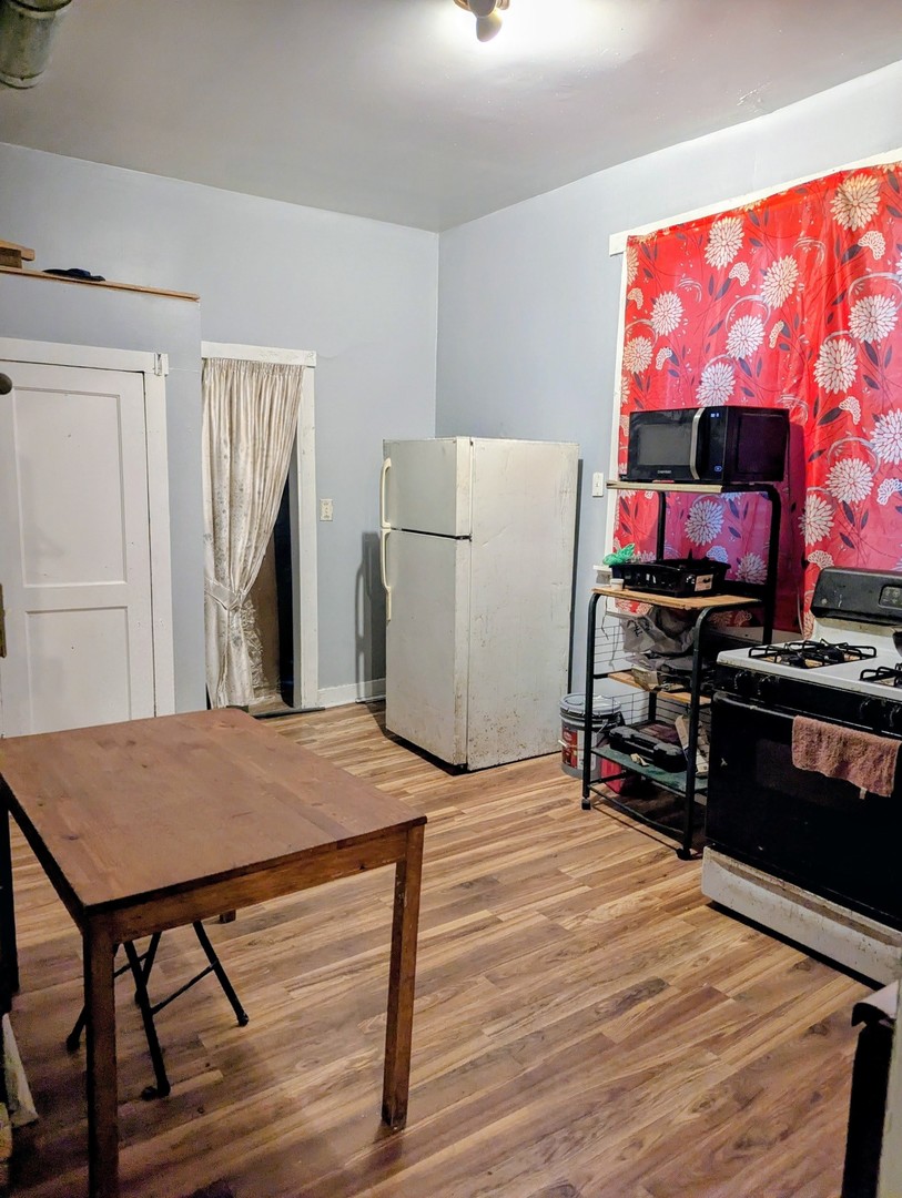 4805 S Elizabeth Street, Chicago, IL 60609