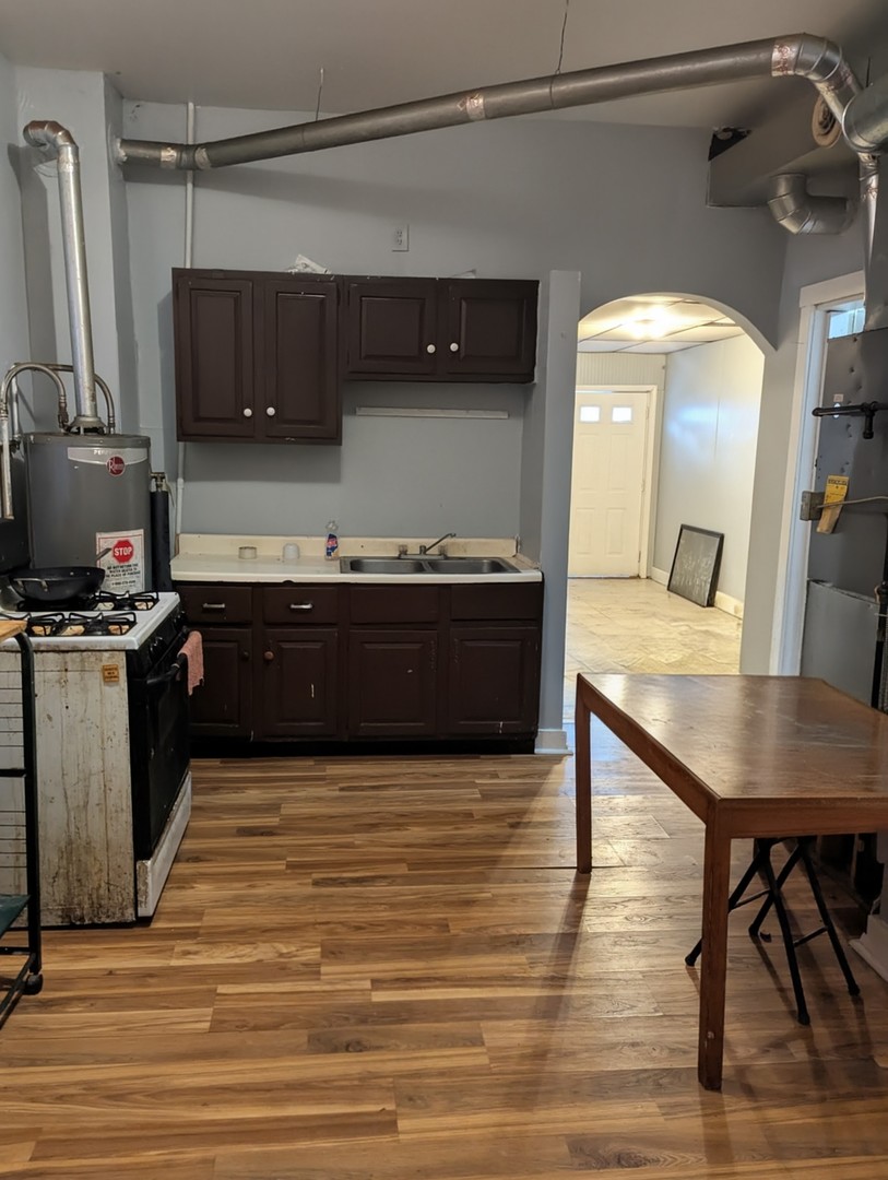 4805 S Elizabeth Street, Chicago, IL 60609