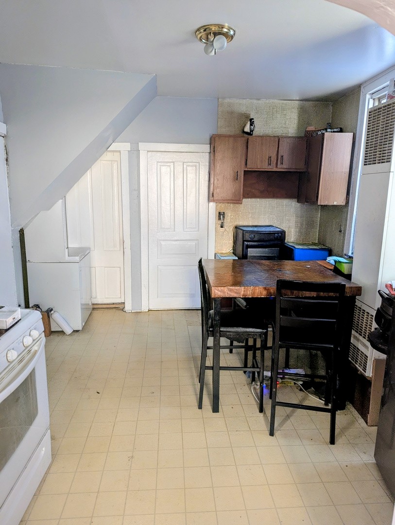 4805 S Elizabeth Street, Chicago, IL 60609