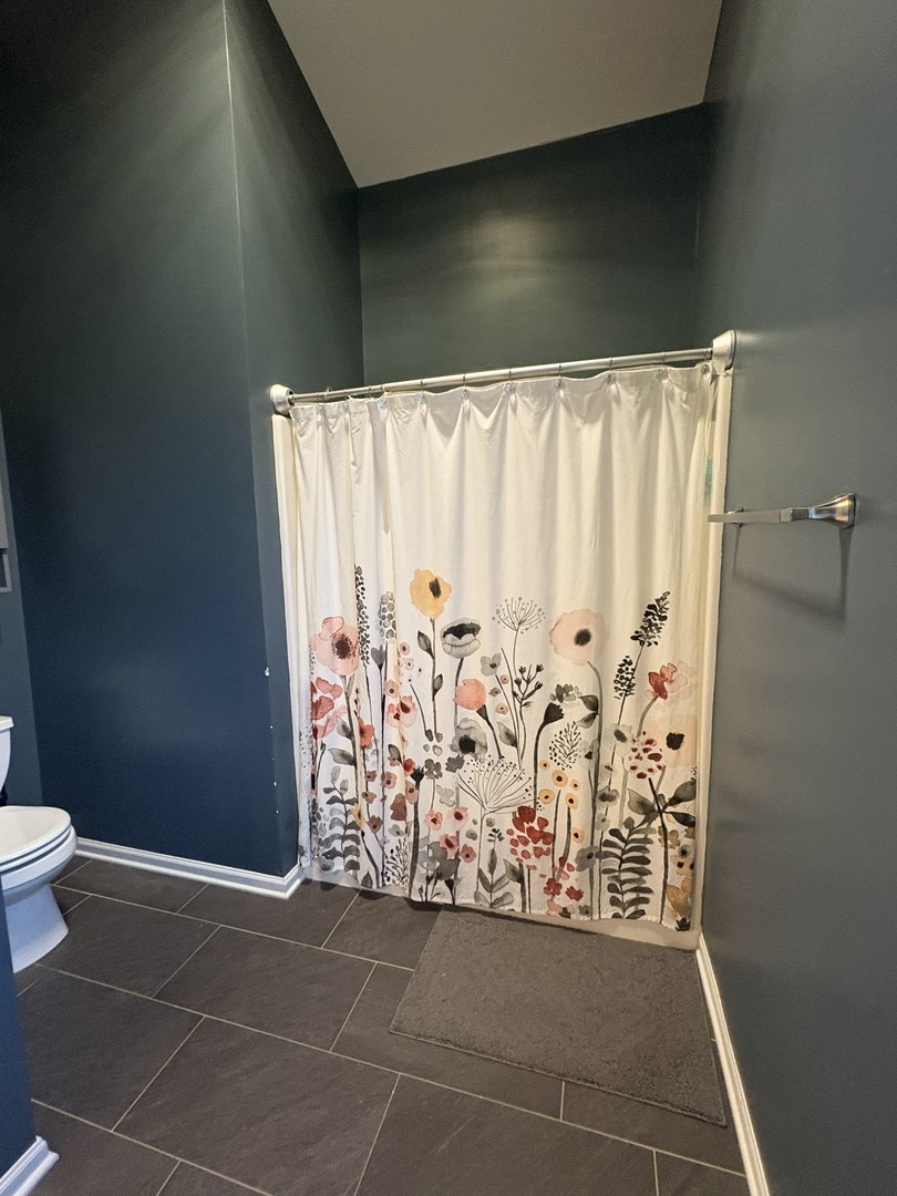 944 Cynthia Lane, Lake In The Hills, IL 60156